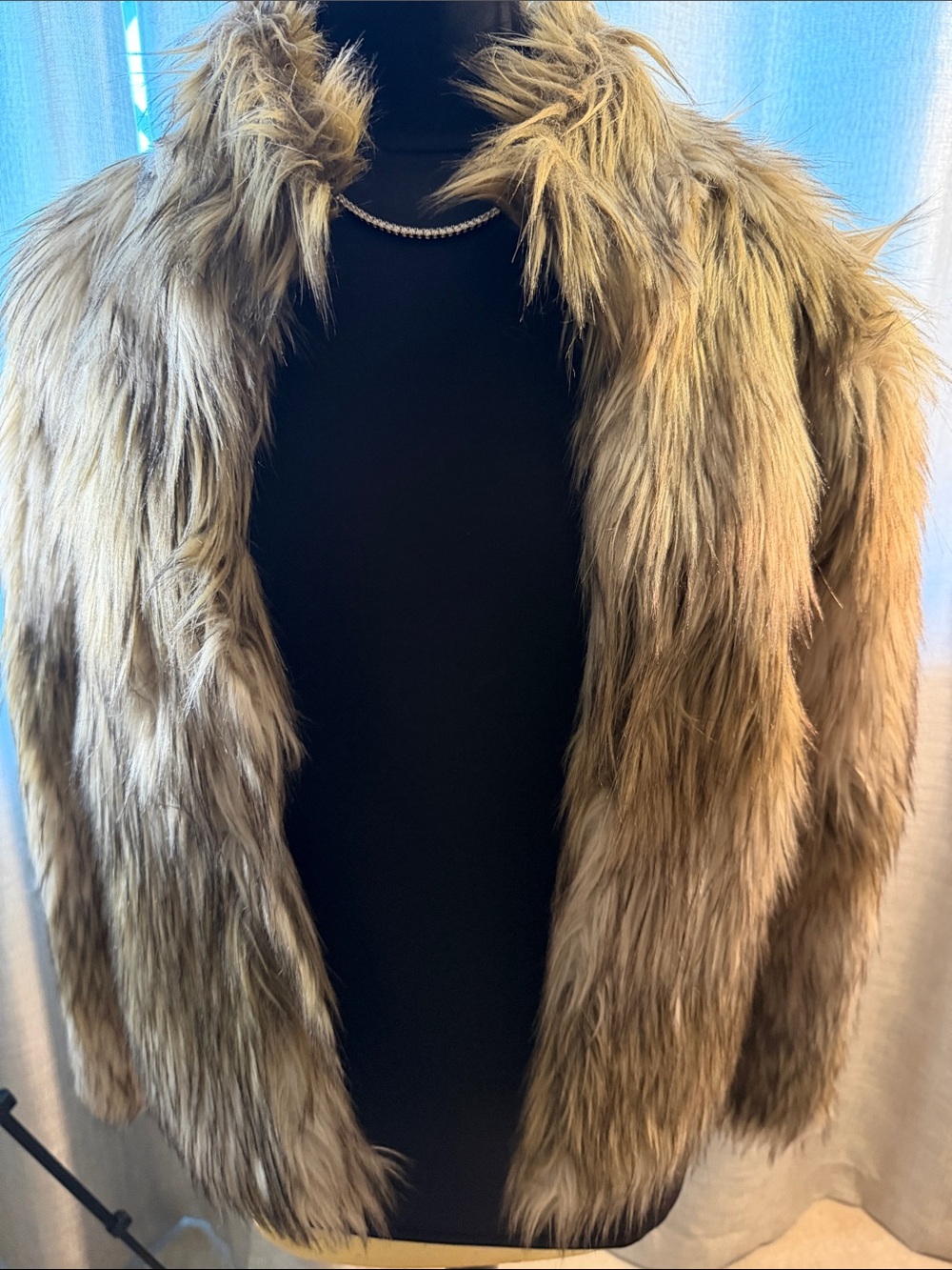 Women's Faux Fur Coat in Light Brown - Luxurious Layering Jacket